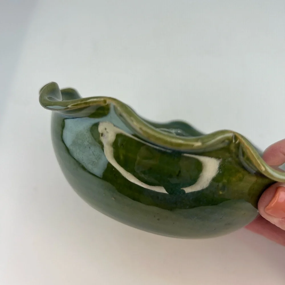 Artist Studio Pottery Bowl Apple Baker Dish Artist Signed Scallop Edge Green
